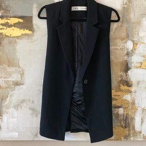 Zara blazer vest in black.